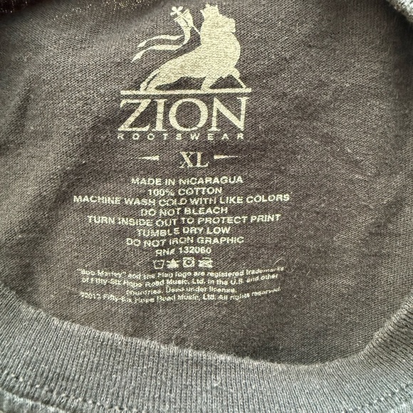 Vintage Black Bob Marley Graphic T-Shirt - Picture 4 of 5